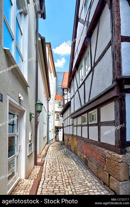 Alley, passage, house facade, half-timbered, Schlossberg, old town, summer, royal seat, Gotha, Thuringia, Germany, Europe