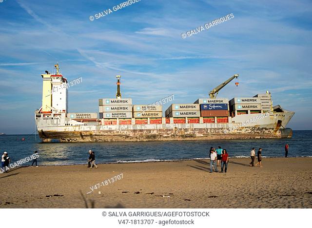 People come to Saler for vessels stranded on the sand, El Saler, Valencia, Spain, Europe