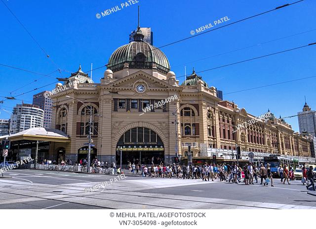 Entrance to Flinders Street Station, Flinders Street with Swanston Street, Melbourne, Victoria, Australia