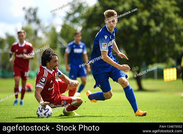 Dominik Kother (KSC) in a duels with Markus Schwabl (Unterhaching). GES / Football / 2nd Bundesliga: Karlsruher SC - training camp