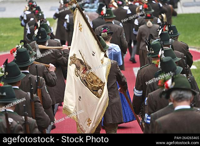 Fringe motif traditional costume groups, traditional costume, Prime Minister Soeder welcomes Queen Margrethe II of Denmark in Bavaria on November 12th