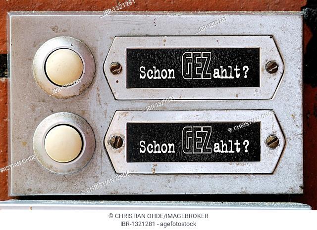 Two doore bells with the GEZ-slogan 'Schon GEZahlt?