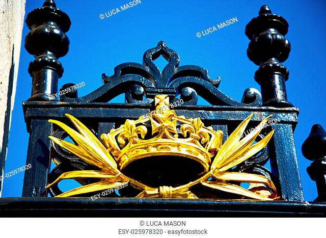 in london england the old metal gate royal palace