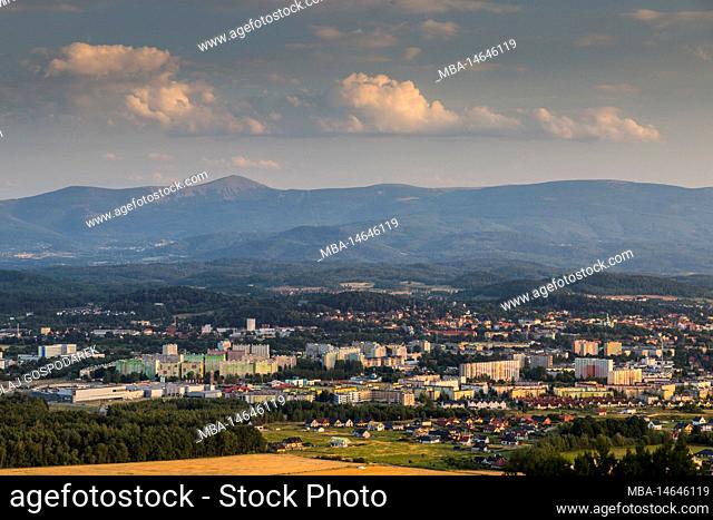 Europe, Poland, Lower Silesia, View from Gora Szybowcowa - Jelenia Gora and Karkonosze Mountains