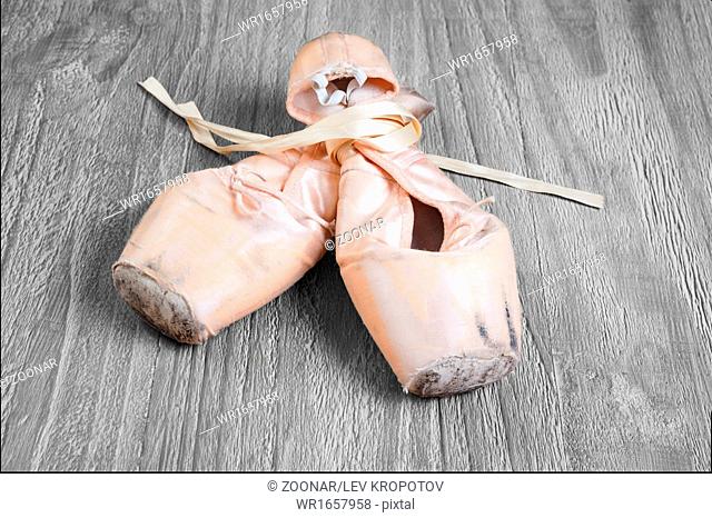 Old used ballet pointe shoes