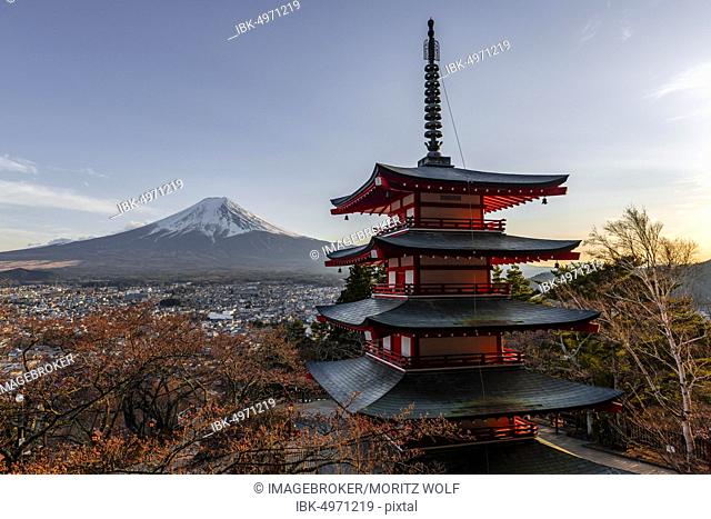 Five-storey pagoda, Chureito Pagoda, overlooking Fujiyoshida City and Mount Fuji Volcano, Yamanashi Prefecture, Japan, Asia