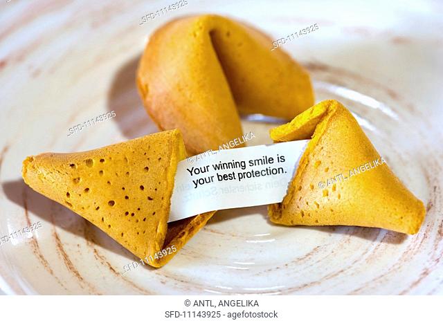 Fortune cookies with a message