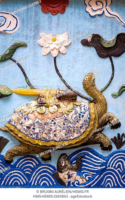 Vietnam, Red River Delta, Hanoi, Ngoc Son temple - mythical turtle carved on the temple door of jade mountain in the middle of Hoan Kiem Lake - Ho Hoan Kiem -...