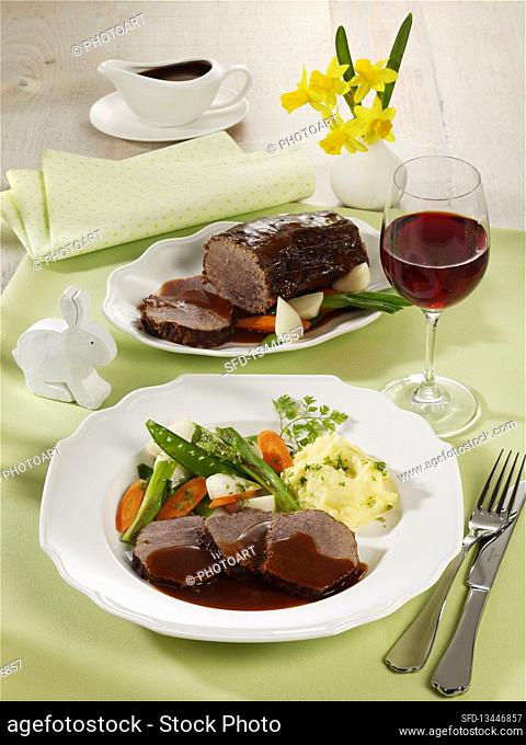 Braised beef with young vegetables and mashed potatoes