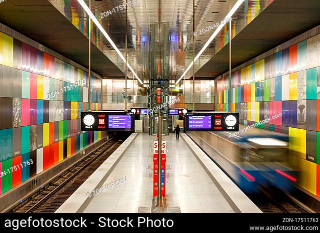München, Deutschland - 16. November 2014: U-Bahn Metro U-Bahnhof Haltestelle Station Georg-Brauchle-Ring in München, Deutschland