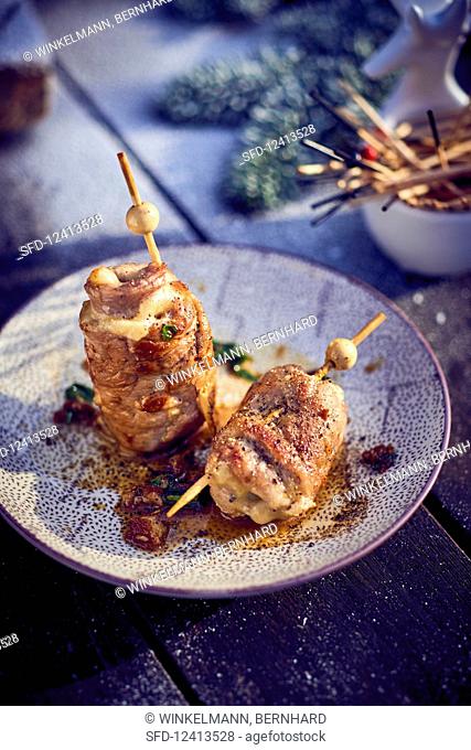 Veal and melted cheese brochette
