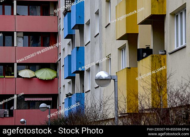 PRODUCTION - 06 March 2023, Berlin: Balconies on a high-rise building in the Neu-Staaken housing estate. Berlin's mayor-elect, Wegner (CDU), is from Spandau