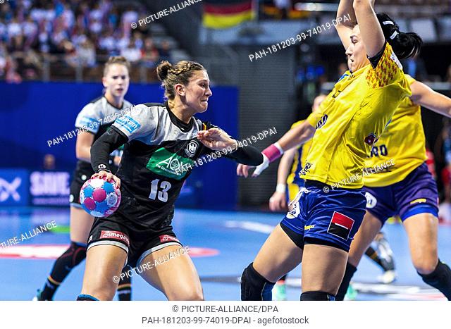 03 December 2018, France (France), Brest: Handball, women: EM, Germany - Romania Preliminary round, Group D, 2nd matchday in the Brest Arena from left
