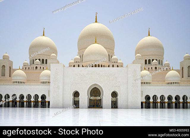 External view of the Sheikh Zayed Mosque. Abu Dhabi. United Arab Emirates