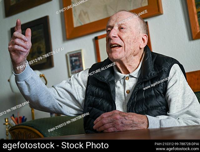 09 March 2021, Berlin, Storkow: Wolfgang Kohlhaase, screenwriter, sits in his house during an interview with the Deutsche Presse-Agentur