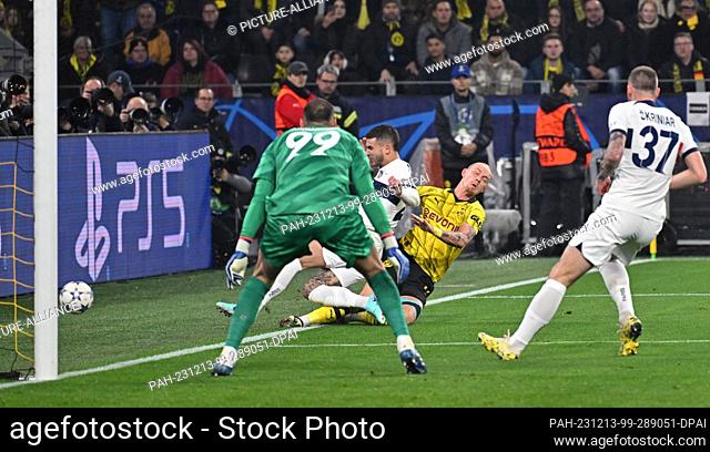 13 December 2023, North Rhine-Westphalia, Dortmund: Soccer, Champions League, Group F, Matchday 6, Group stage, Borussia Dortmund - Paris Saint-Germain