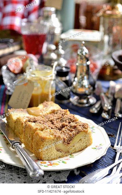Apple & cardamon crumble cake with salted butterscotch sauce for a winter picnic (South Africa)