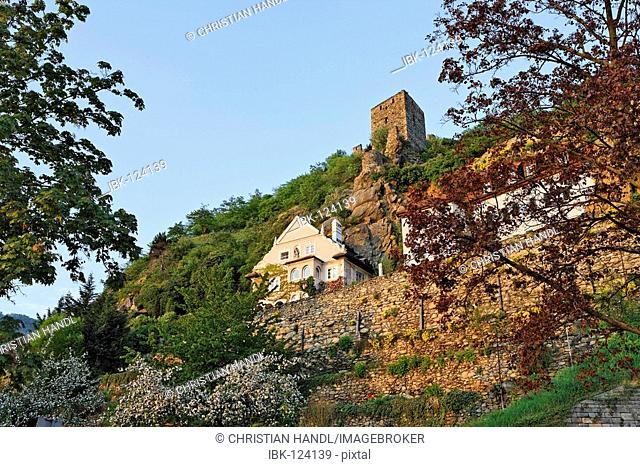 Castle tower and villas, Dürnstein at the river Danube, area of Wachau, Lower Austria, Austria