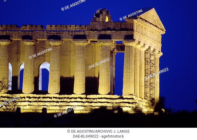 View of the Temple of Concordia by night, ca 440-430 BC, Valley of the Temples in Agrigento (UNESCO World Heritage List, 1997), Sicily, Italy