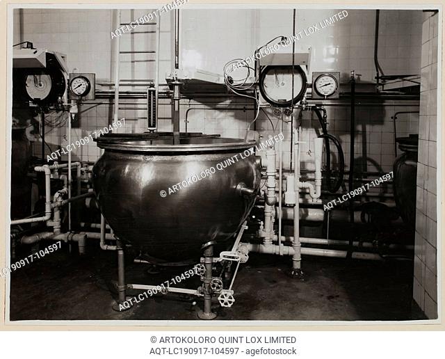 Photograph, Finishing Kettle, Abbotsford, 1946, Monochrome photograph of a finishing kettle at Kodak Australasia Pty Ltd, Abbotsford