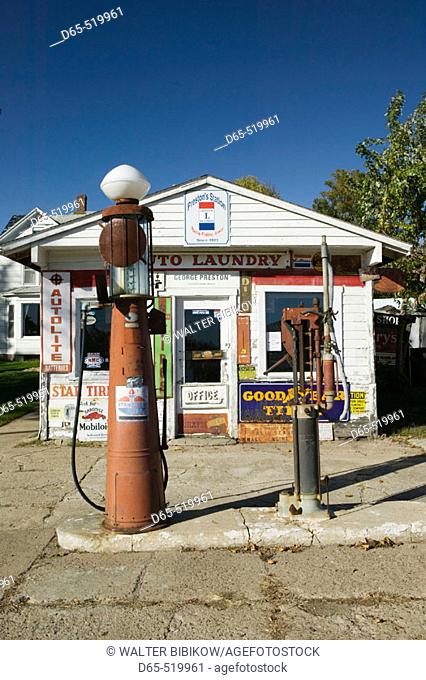 Preston's Lincoln Highway Vintage Gas Station Museum. Belle Paine. Iowa. USA
