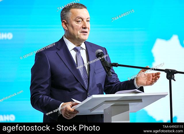 RUSSIA, MOSCOW - 17 de NOVIEMBRE de 2023: El gobernador de la región de Irkutsk Igor Kobzev habla durante la apertura del Día de la Región de Irkutsk durante la...