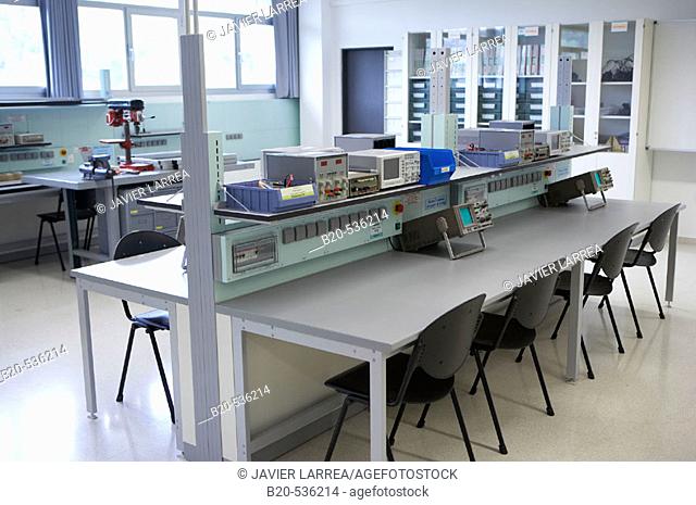 Laboratory of analogical electronics, Escuela Universitaria Politécnica, Universidad del Pais Vasco, San Sebastian, Gipuzkoa, Basque Country, Spain