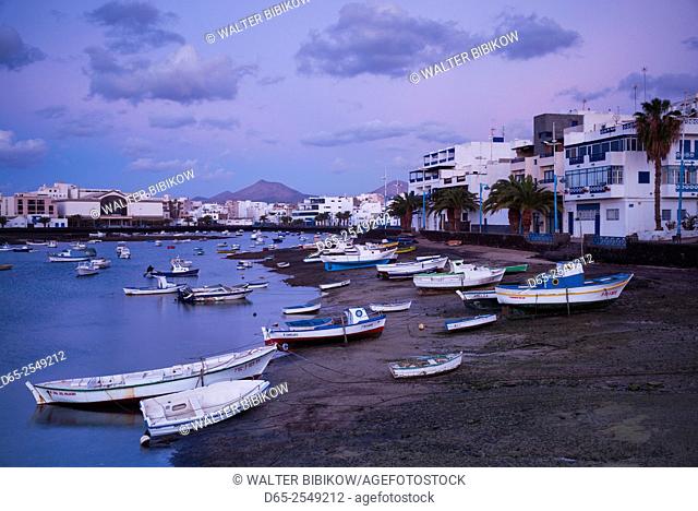 Spain, Canary Islands, Lanzarote, Arecife, Charco de San Gines, fishing boats, dawn
