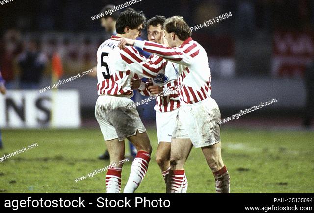 firo: 08.03.1995 Football: Football: archive photos, archive photo, archive pictures, archive, DFB Cup quarter-finals, season 1994/1995, 94/95 FC Cologne - KSC
