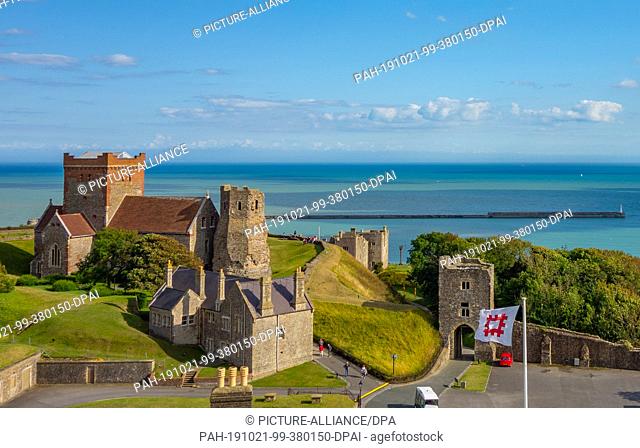 15 August 2019, England, Dover: Dover Castle is one of the largest castles in England. Photo: Patrick Pleul/dpa-Zentralbild/ZB. - Dover/England