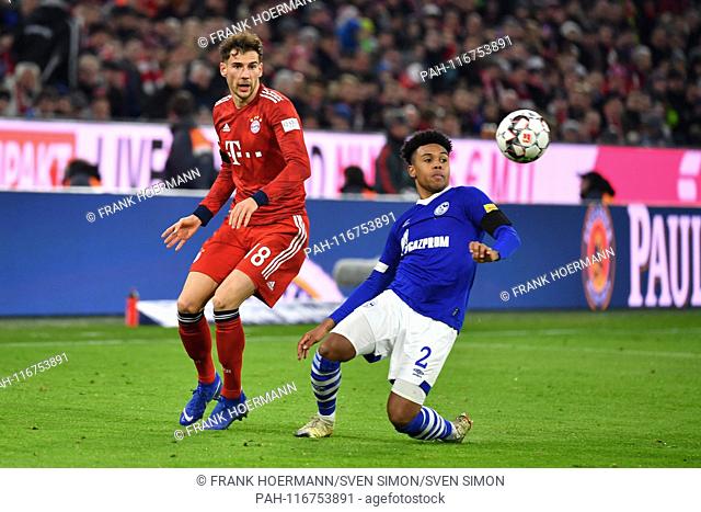 Leon GORETZKA (FC Bayern Munich), action, duels versus Weston MC KENNIE (FC Schalke 04). Football 1. Bundesliga, 21.matchday, matchday21