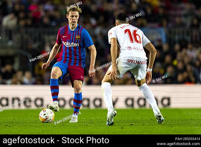 Frenkie de Jong (FC Barcelona) duels for the ball against Battaglia (RCD Mallorca) during La Liga football match between FC Barcelona and RCD Mallorca