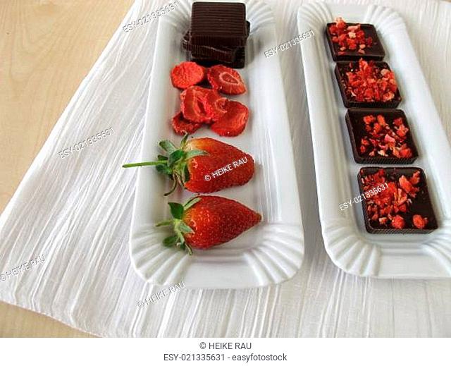 Selbst gemachte Erdbeerschokolade