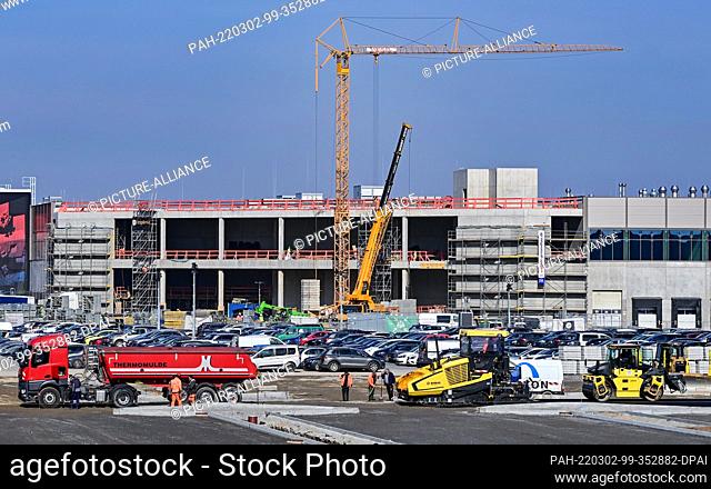 02 March 2022, Brandenburg, Grünheide: The construction site of the Tesla factory Berlin Brandenburg. A decision on the approval of the factory of US electric...