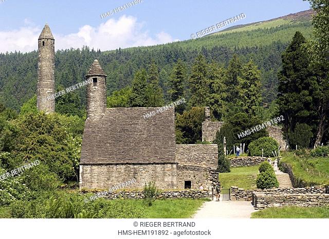 Ireland, County Wicklow, Wicklow, Glendalough monastery, Saint Kevin church and Round Tower