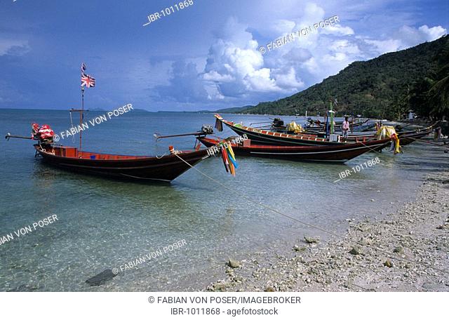 Fishing boats, longtail boats in Hat Rin Harbor, Island Koh Pha Ngan, Thailand, Asia