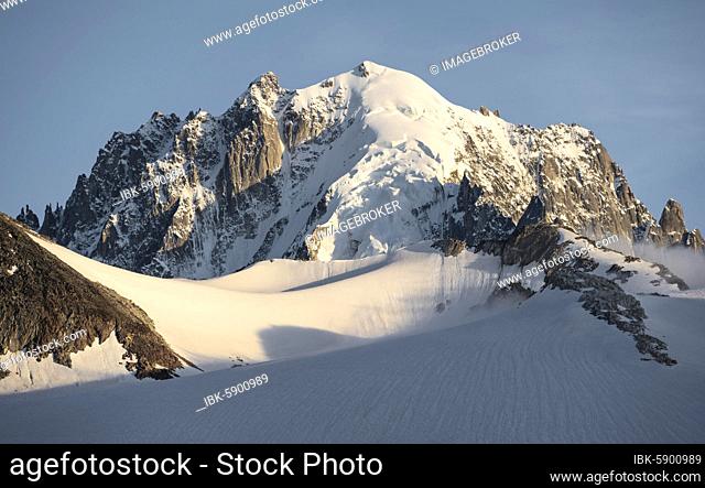 Aiguille Verte behind the Glacier du Tour, glacier and mountain tops, high alpine landscape, Chamonix, Haute-Savoie, France, Europe