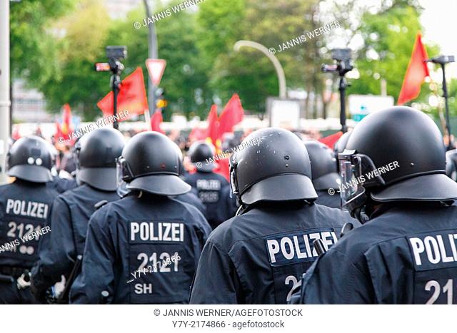 HAMBURG, GERMANY - MAY 1, 2014: Protesters clash with police during the annual May Day demonstration in Hamburg, Germany on May 1, 2014
