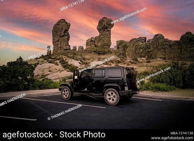 Jeep at the Garden of Eden Viewpoint in Arches National Park, near Moab in Utah, USA