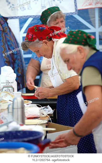 Women fron Nagrecse in traditional dress - Hungarian Regional Gastronomic Festival 2009 - Gyor  Gyor  Hunga
