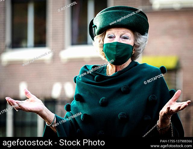 Princess Beatrix of The Netherlands arrives at the Dordrechts Museum inDordrecht, on December, 08-12-2020, to visit the exhibition Deeply rooted