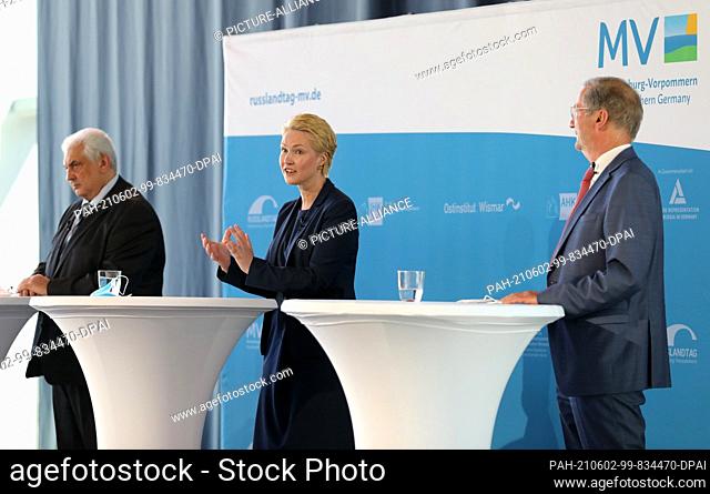 02 June 2021, Mecklenburg-Western Pomerania, Rostock: Sergei Netsheyev (l-r), Ambassador of the Russian Federation to Germany, Manuela Schwesig (SPD)