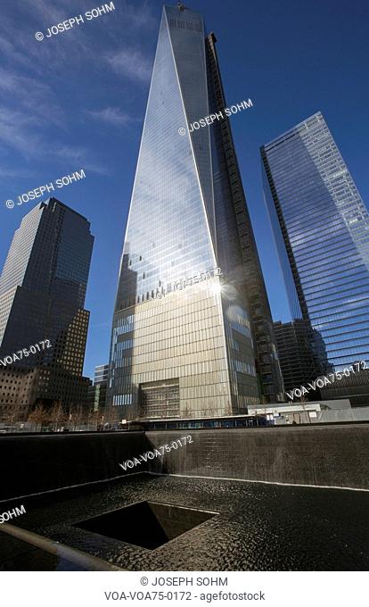 One World Trade Center (1WTC), Freedom Tower and Footprint of WTC, National September 11 Memorial, New York City, New York, USA