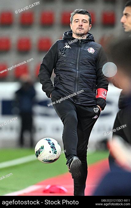 Headcoach Gregory Proment of FC Seraing pictured during a soccer game between SV Zulte Waregem and Seraing during the 16 th matchday in the Challenger Pro...