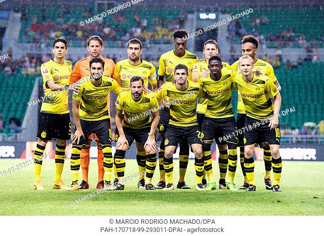Dortmund's team with (back, l-r) Marc Bartra, Roman Weidenfeller, Sokratis Papastathopoulos, Alexander Isak, Lukas Piszczek, Pierre-Emerick Aubameyang, (front
