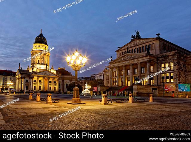 Germany, Berlin, view to German Cathedral and Konzerthaus at Gendarmenmarkt