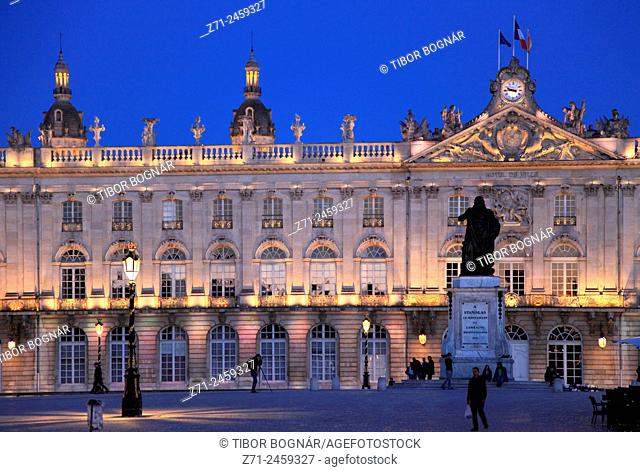 France, Lorraine, Nancy, Place Stanislas, Stanislas statue, City Hall
