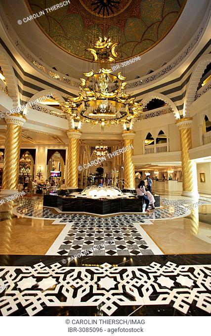 Foyer of the luxury hotel Jumeirah Zabeel Zaray, The Palm
