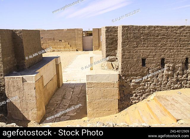 Egypte, Saqqara near Cairo, New Kingdom tomb of Horemheb, first pylon and first court, discovered only in first years of 21st century