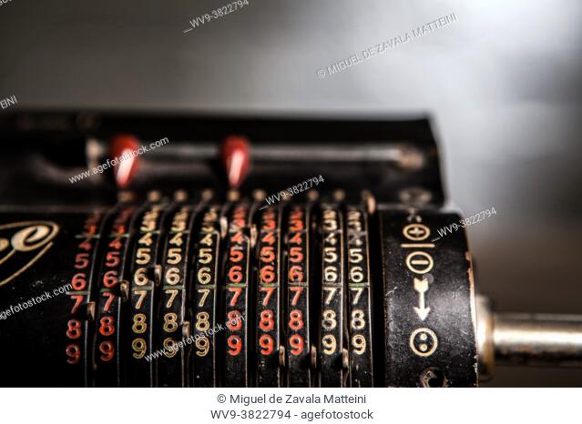 Manual vintage calculator